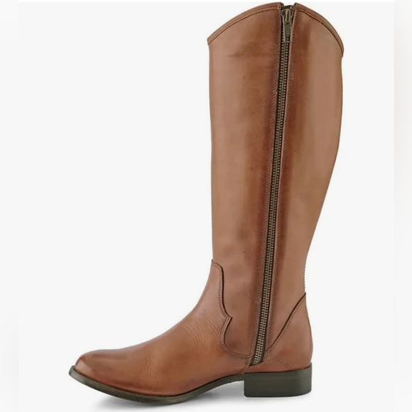 Western Chic Frye Leather Cognac Boots - Picture 4 of 16